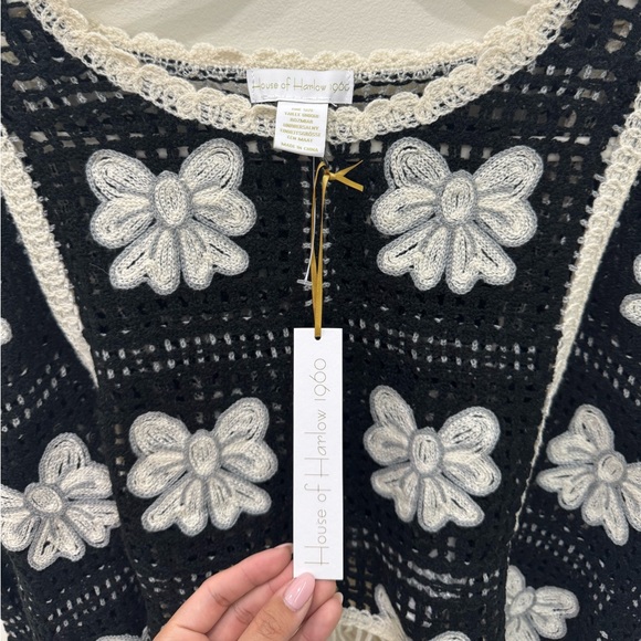 House of Harlow 1960 Black Crochet Floral Sweater Top OS Boho Fringe NWT - Picture 3 of 6